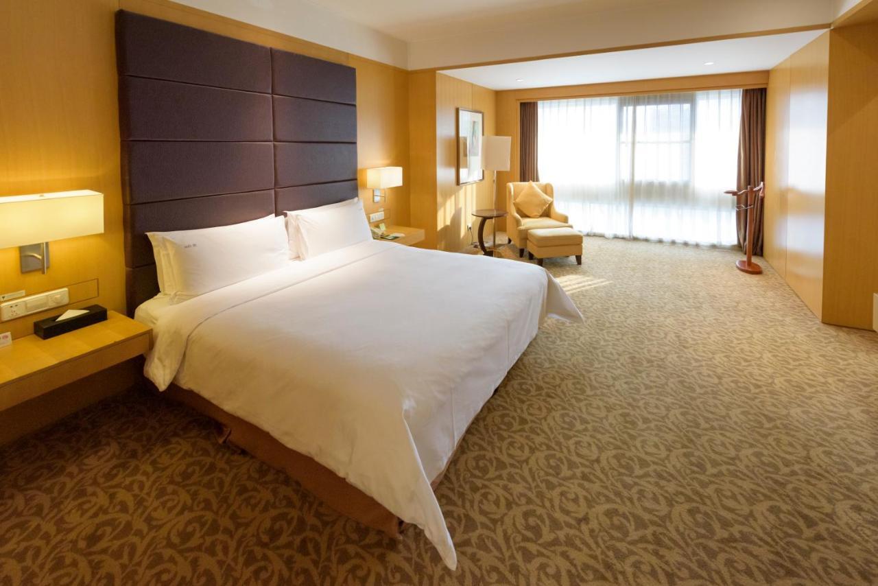 Holiday Inn Shijiazhuang Central By Ihg Exterior photo