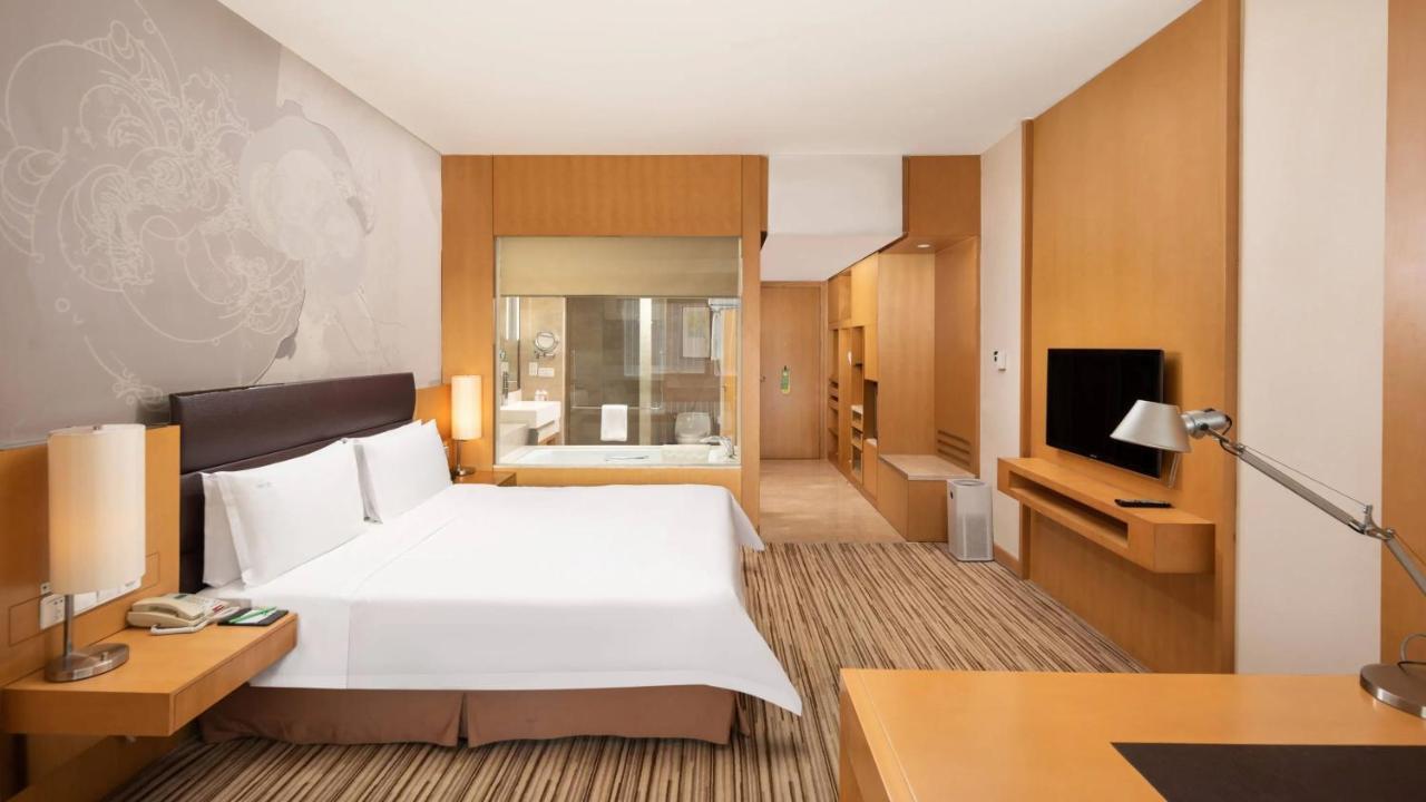 Holiday Inn Shijiazhuang Central By Ihg Exterior photo