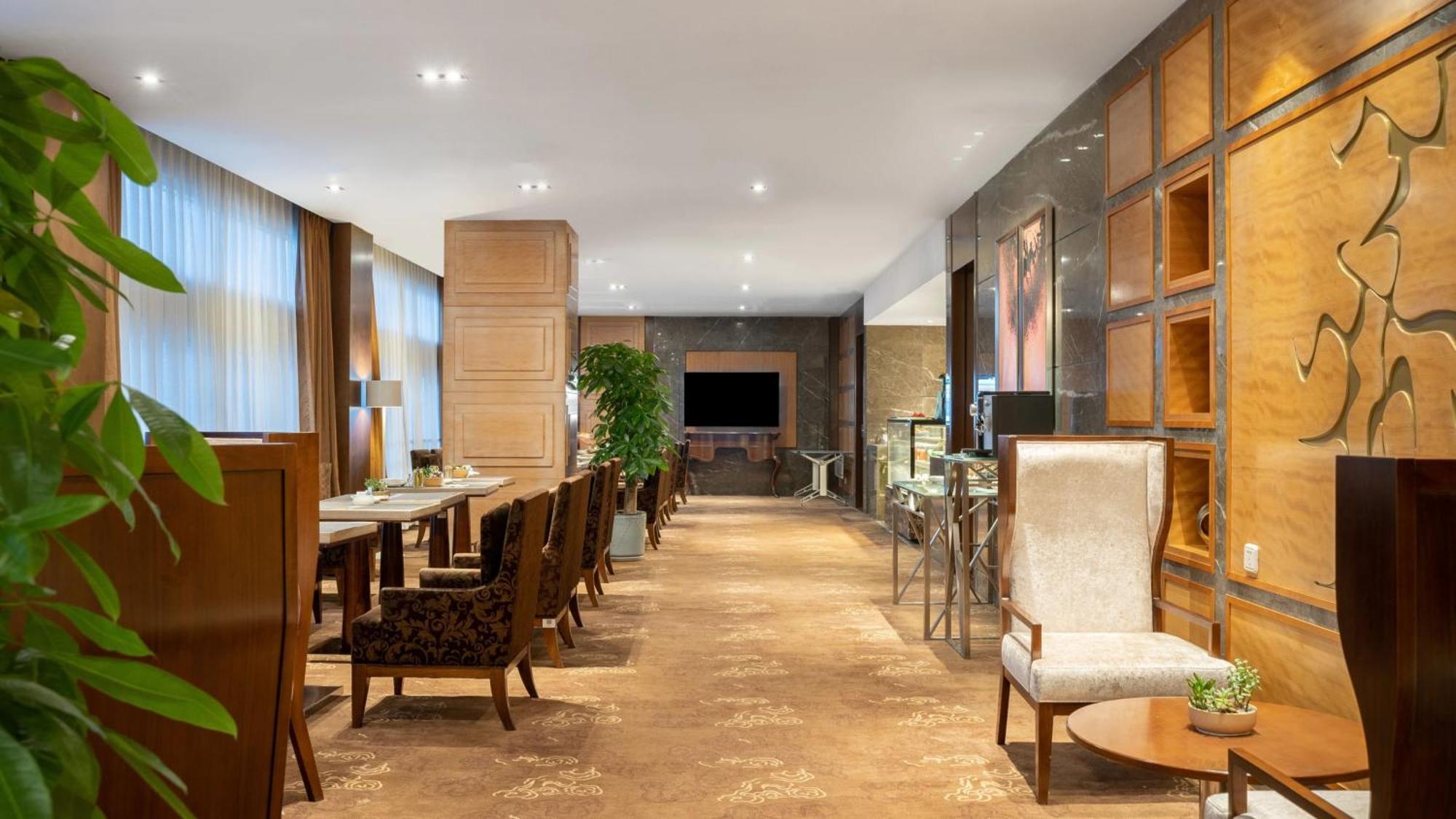 Holiday Inn Shijiazhuang Central By Ihg Exterior photo