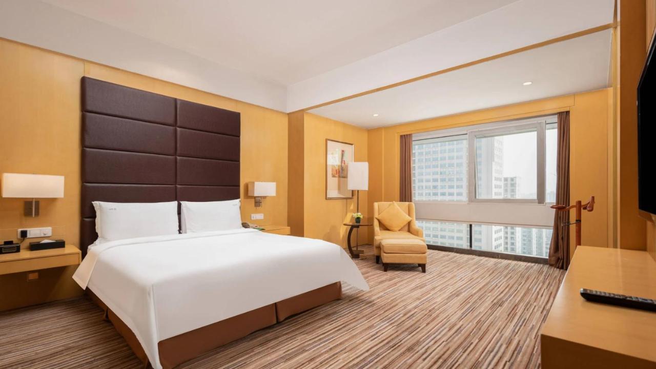Holiday Inn Shijiazhuang Central By Ihg Exterior photo