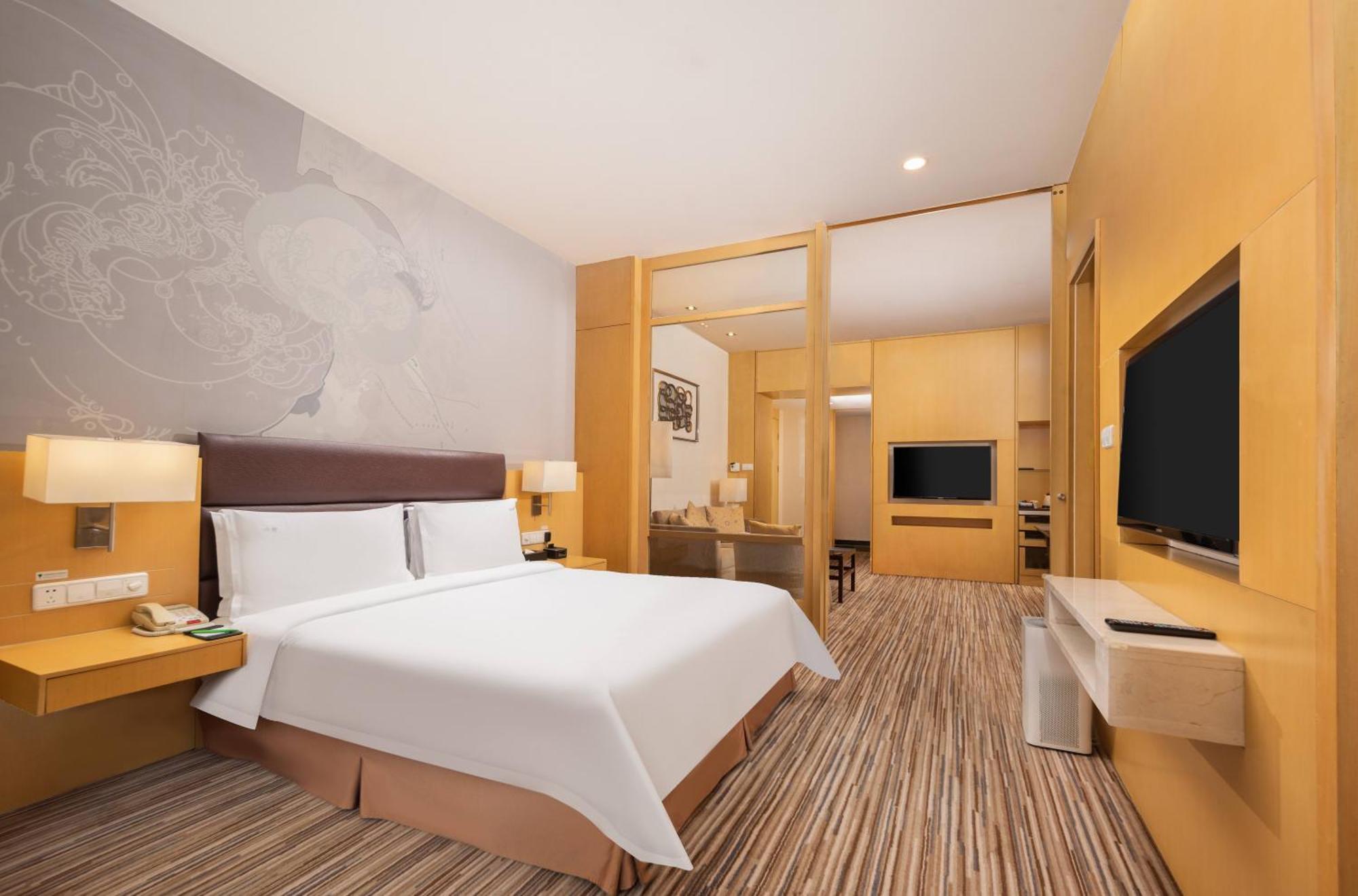 Holiday Inn Shijiazhuang Central By Ihg Exterior photo